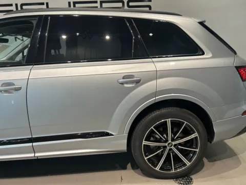 More photos of 2022 Audi Q7 55 Prestige at Fishers Imports - North West, IN