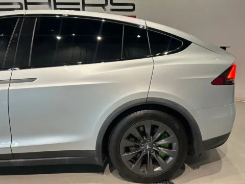 More photos of 2018 Tesla Model X 75D at Fishers Imports - North West, IN