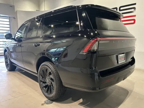 More photos of 2026 Lincoln Navigator Reserve at Fishers Imports - North West, IN