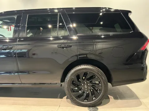 More photos of 2026 Lincoln Navigator Reserve at Fishers Imports - North West, IN