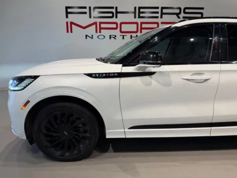 More photos of 2025 Lincoln Aviator Reserve at Fishers Imports - North West, IN