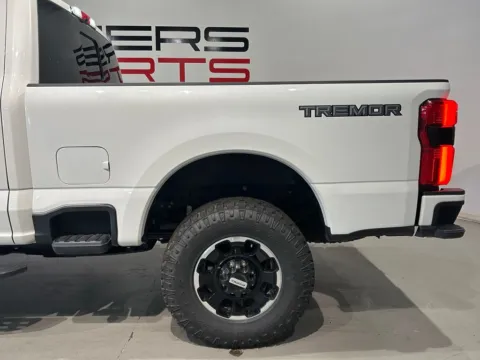 More photos of 2026 Ford F-250SD Platinum at Fishers Imports - North West, IN