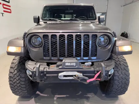 More photos of 2020 Jeep Gladiator Sport at Fishers Imports - North West, IN