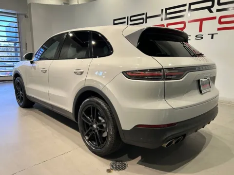 More photos of 2021 Porsche Cayenne S at Fishers Imports - North West, IN