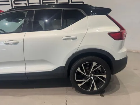 More photos of 2020 Volvo XC40 R-Design at Fishers Imports - North West, IN