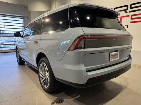 More photos of 2025 Lincoln Navigator Reserve at Fishers Imports - North West, IN