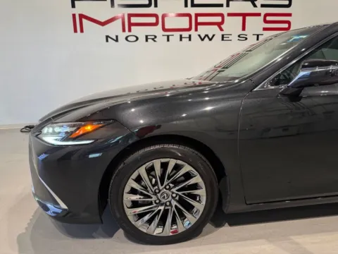 Another view of 2025 Lexus ES 350 Ultra Luxury for sale in Indianapolis, IN at Fishers Imports - North West