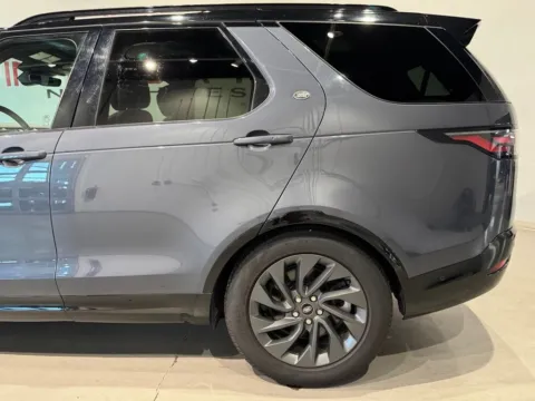 More photos of 2024 Land Rover Discovery Dynamic SE at Fishers Imports - North West, IN
