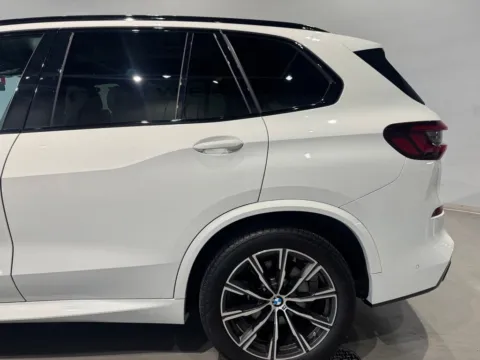 More photos of 2023 BMW X5 xDrive40i at Fishers Imports - North West, IN
