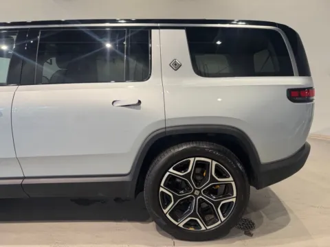 More photos of 2024 Rivian R1S Launch Edition at Fishers Imports - North West, IN