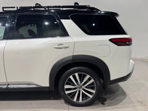 More photos of 2022 Nissan Pathfinder Platinum at Fishers Imports - North West, IN