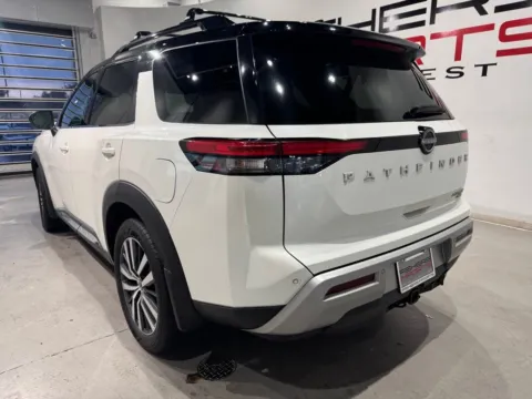 More photos of 2022 Nissan Pathfinder Platinum at Fishers Imports - North West, IN