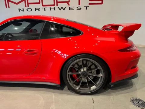 More photos of 2014 Porsche 911 GT3 at Fishers Imports - North West, IN