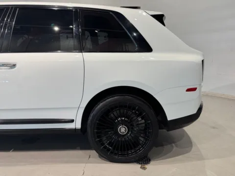 More photos of 2020 Rolls-Royce Cullinan at Fishers Imports - North West, IN