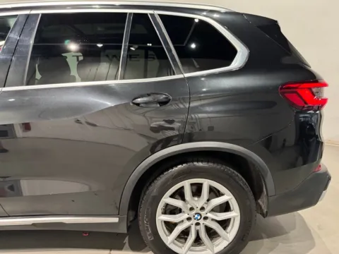 More photos of 2019 BMW X5 xDrive40i at Fishers Imports - North West, IN
