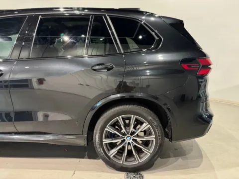 More photos of 2025 BMW X5 xDrive40i at Fishers Imports - North West, IN