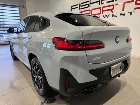 More photos of 2022 BMW X4 xDrive30i at Fishers Imports - North West, IN
