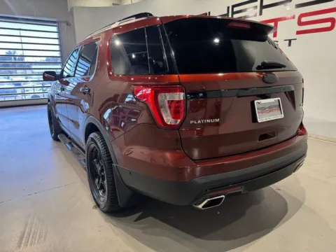 More photos of 2016 Ford Explorer Platinum at Fishers Imports - North West, IN
