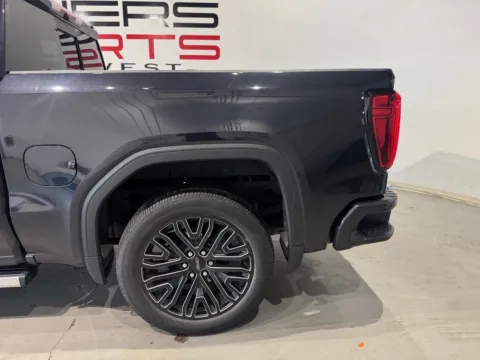 More photos of 2022 GMC Sierra 1500 Denali Ultimate at Fishers Imports - North West, IN