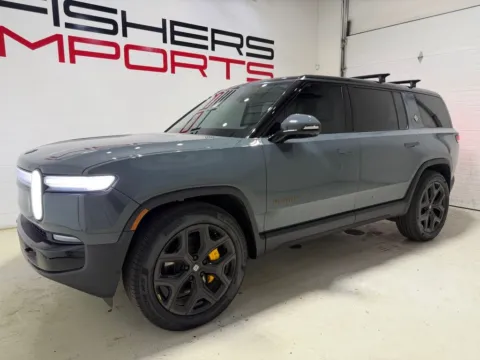 Photos of 2025 Rivian R1S Ascend Tri Motor Max Pack for sale in Indianapolis, IN at Fishers Imports - North West