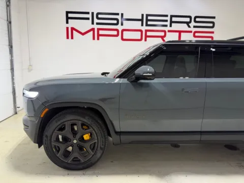 More photos of 2025 Rivian R1S Ascend Tri Motor Max Pack at Fishers Imports - North West, IN