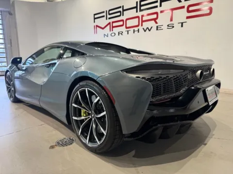 More photos of 2023 McLaren Artura at Fishers Imports - North West, IN