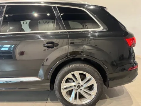 More photos of 2023 Audi Q7 45 Premium at Fishers Imports - North West, IN