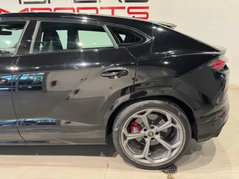 More photos of 2020 Lamborghini Urus at Fishers Imports - North West, IN