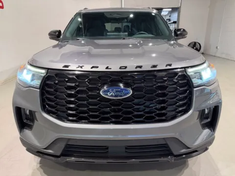 More photos of 2025 Ford Explorer ST-Line at Fishers Imports - North West, IN