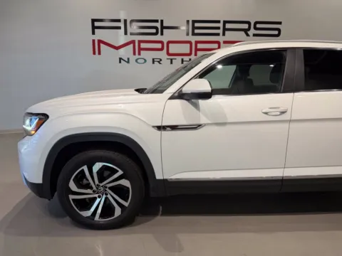 Photos of 2023 Volkswagen Atlas Cross Sport 3.6L V6 SEL for sale in Indianapolis, IN at Fishers Imports - North West