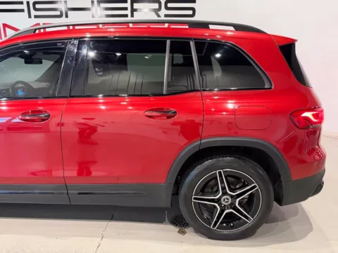 More photos of 2022 Mercedes-Benz GLB 250 at Fishers Imports - North West, IN