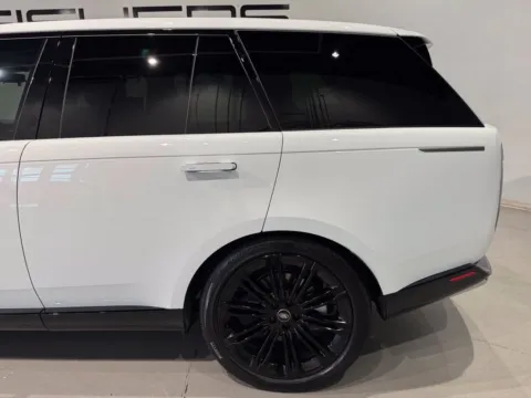 More photos of 2025 Land Rover Range Rover SE at Fishers Imports - North West, IN