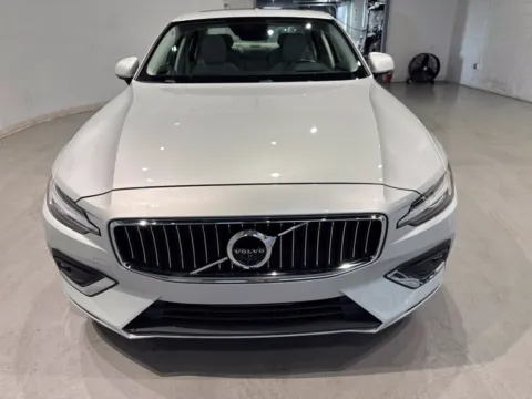 More photos of 2019 Volvo S60 T6 Inscription at Fishers Imports - North West, IN