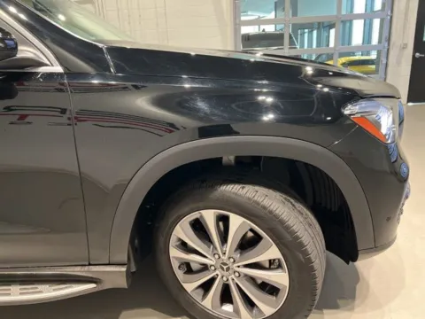 More photos of 2022 Mercedes-Benz GLE 350 at Fishers Imports - North West, IN