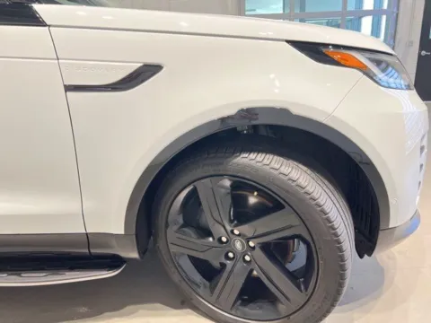 More photos of 2024 Land Rover Discovery Dynamic SE at Fishers Imports - North West, IN