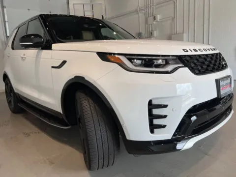 Another view of 2024 Land Rover Discovery Dynamic SE for sale in Indianapolis, IN at Fishers Imports - North West
