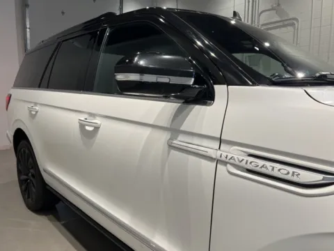 More photos of 2020 Lincoln Navigator Reserve at Fishers Imports - North West, IN