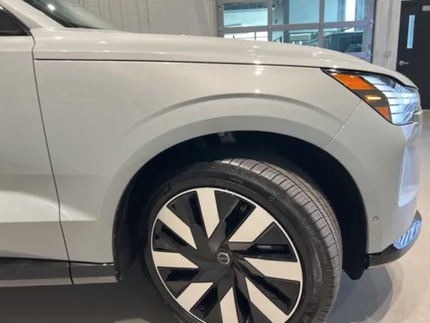 More photos of 2025 Volvo EX90 Twin Ultra 7P at Fishers Imports - North West, IN