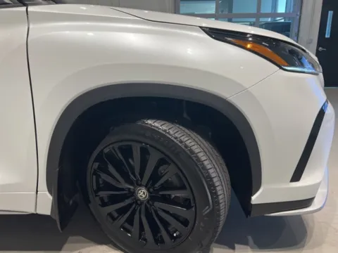 More photos of 2023 Toyota Highlander L at Fishers Imports - North West, IN
