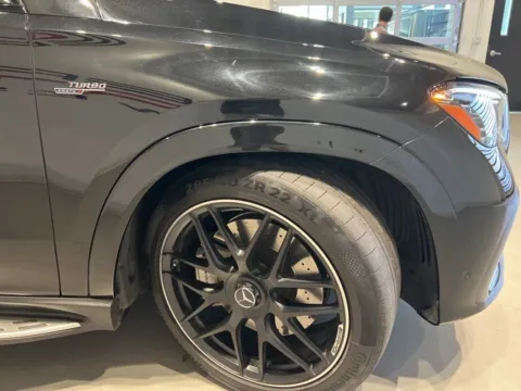 More photos of 2024 Mercedes-Benz GLE 53 AMG at Fishers Imports - North West, IN
