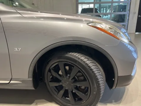 More photos of 2017 INFINITI QX50 at Fishers Imports - North West, IN