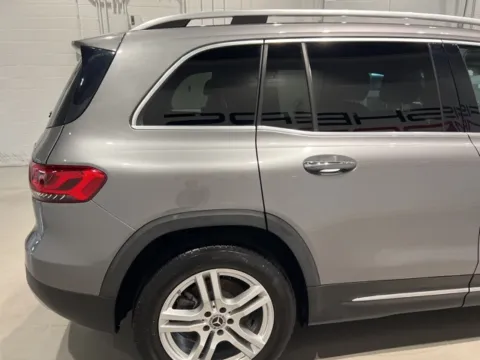 More photos of 2021 Mercedes-Benz GLB 250 at Fishers Imports - North West, IN