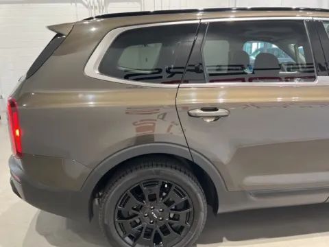 More photos of 2022 Kia Telluride SX at Fishers Imports - North West, IN