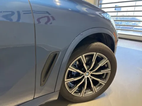 More photos of 2022 BMW X5 xDrive40i at Fishers Imports - North West, IN