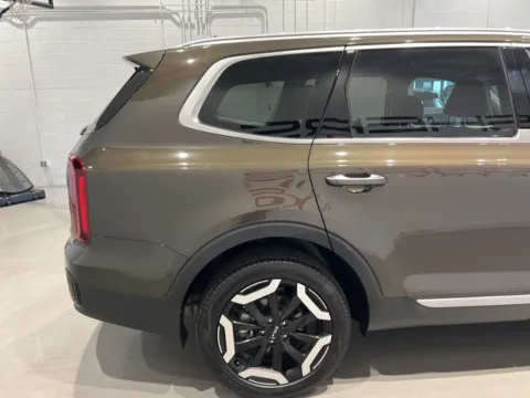 More photos of 2024 Kia Telluride S at Fishers Imports - North West, IN