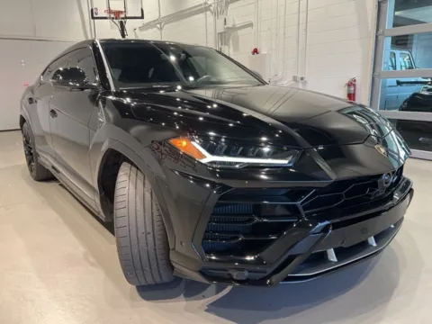 More photos of 2021 Lamborghini Urus at Fishers Imports - North West, IN
