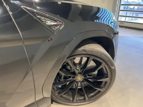 More photos of 2021 Lamborghini Urus at Fishers Imports - North West, IN