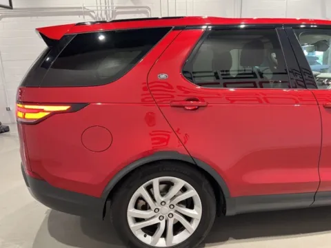 More photos of 2017 Land Rover Discovery HSE at Fishers Imports - North West, IN