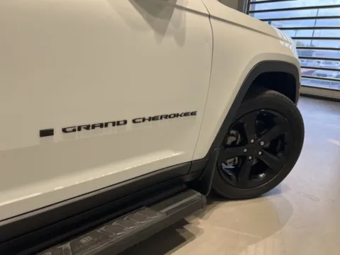 More photos of 2021 Jeep Grand Cherokee L Altitude at Fishers Imports - North West, IN