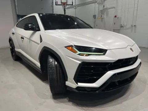 More photos of 2019 Lamborghini Urus at Fishers Imports - North West, IN
